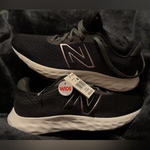 Women’s New Balance shoes